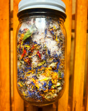 Load image into Gallery viewer, Flowers Tub Tea
